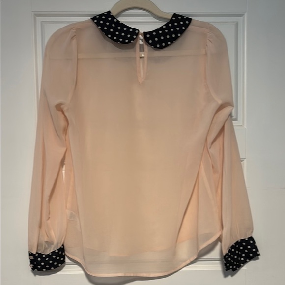 $5/25! Add 5 to bundle to get for $25 Forever 21 Cream and Black‎ blouse - Picture 2 of 3